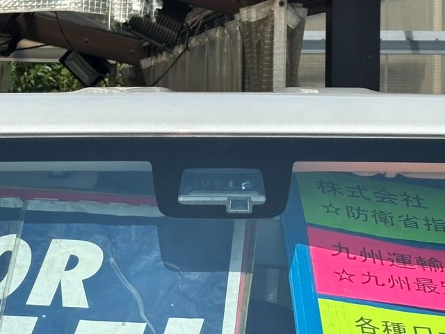ジムニー ＸＣ　４ＷＤ　ＡＴ　届出済未使用車　衝突軽減ブレーキ　コーナーセンサー　レーン逸脱警報　クルーズコントロール　シートヒーター　ターボ　ＬＥＤヘッドライト　フォグ　純正１６ＡＷ　革巻ハンドル　スマートキー　電格ミラー　集中ドアロック　アイドリングストップ（22枚目）