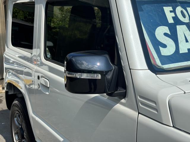 ジムニー ＸＣ　４ＷＤ　ＡＴ　届出済未使用車　衝突軽減ブレーキ　コーナーセンサー　レーン逸脱警報　クルーズコントロール　シートヒーター　ターボ　ＬＥＤヘッドライト　フォグ　純正１６ＡＷ　革巻ハンドル　スマートキー　電格ミラー　集中ドアロック　アイドリングストップ（29枚目）