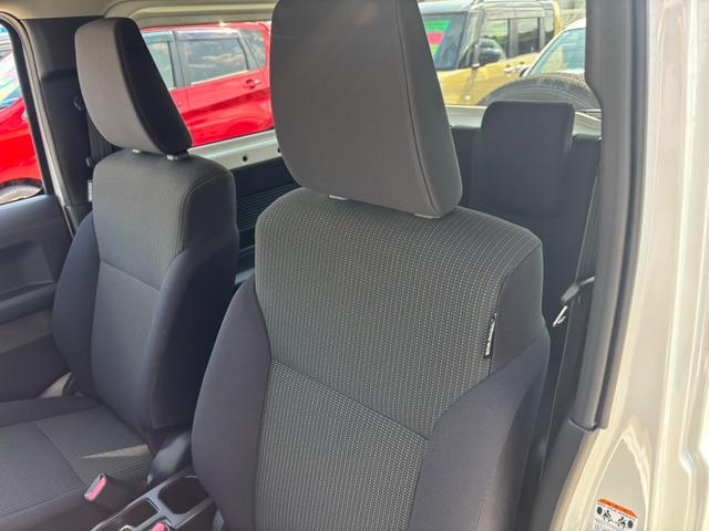 ジムニー ＸＣ　４ＷＤ　ＡＴ　届出済未使用車　衝突軽減ブレーキ　コーナーセンサー　レーン逸脱警報　クルーズコントロール　シートヒーター　ターボ　ＬＥＤヘッドライト　フォグ　純正１６ＡＷ　革巻ハンドル　スマートキー　電格ミラー　集中ドアロック　アイドリングストップ（62枚目）