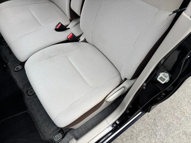 デイズ Ｊ　ＳＤナビ　新車保証書　Ｂｌｕｅｔｏｏｔｈ　ＴＶ　ＤＶＤ再生　キーレス　電格ミラー　フロアマット　光軸調整ライト　フルフラットシート　ベンチシート　エアコン　集中ドアロック　ＡＢＳ　レンタカーアップ　Ｐ／Ｗ　取説（62枚目）