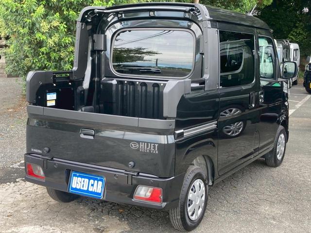ハイゼットカーゴ デッキバンＧ　届出済未使用車　メモリーナビ／　衝突軽減装置　新車保証書　コーナーセンサー　ＴＶ　スマートキ　アイドリングストップ　レーン逸脱警報　オートライト　両側スライドドア　プッシュスタート　４人乗　頭上荷物入れ　集中ドアロック　電格ミラー　光軸調整ライト（5枚目）