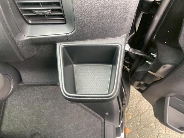 ハイゼットカーゴ デッキバンＧ　届出済未使用車　メモリーナビ／　衝突軽減装置　新車保証書　コーナーセンサー　ＴＶ　スマートキ　アイドリングストップ　レーン逸脱警報　オートライト　両側スライドドア　プッシュスタート　４人乗　頭上荷物入れ　集中ドアロック　電格ミラー　光軸調整ライト（60枚目）