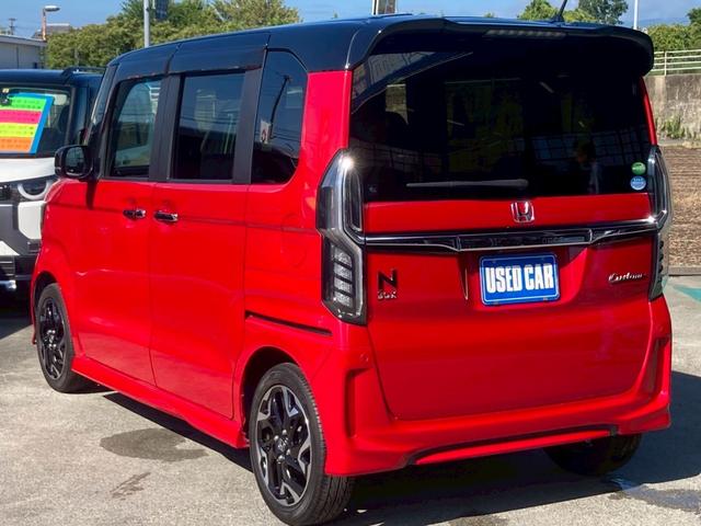 Ｎ－ＢＯＸカスタム Ｇ・Ｌターボホンダセンシング　純正８インチＳＤナビ　両側パワードア　新車保証書　衝突軽減ブレーキ　コーナーセンサー　レーン逸脱警報　Ｂｌｕｅｔｏｏｔｈ　フルセグＴＶ　バックカメラ　ＥＴＣ　ドラレコ　パドルシフト　クルコン　純正１５ＡＷ　革巻ハンドル（9枚目）