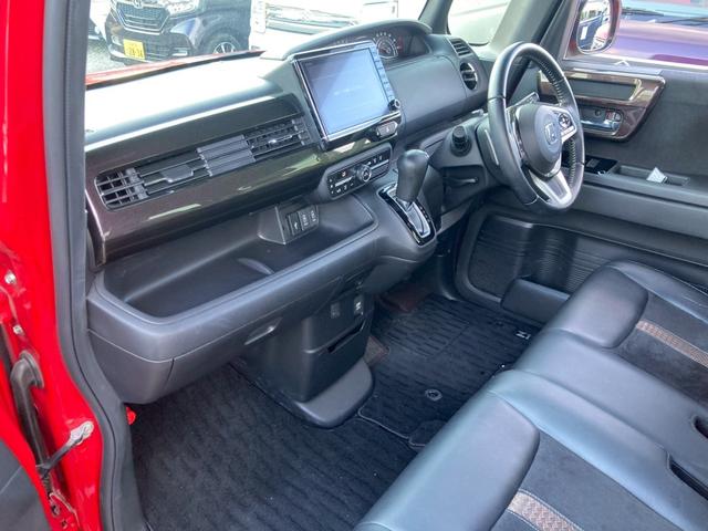 Ｎ－ＢＯＸカスタム Ｇ・Ｌターボホンダセンシング　純正８インチＳＤナビ　両側パワードア　新車保証書　衝突軽減ブレーキ　コーナーセンサー　レーン逸脱警報　Ｂｌｕｅｔｏｏｔｈ　フルセグＴＶ　バックカメラ　ＥＴＣ　ドラレコ　パドルシフト　クルコン　純正１５ＡＷ　革巻ハンドル（15枚目）