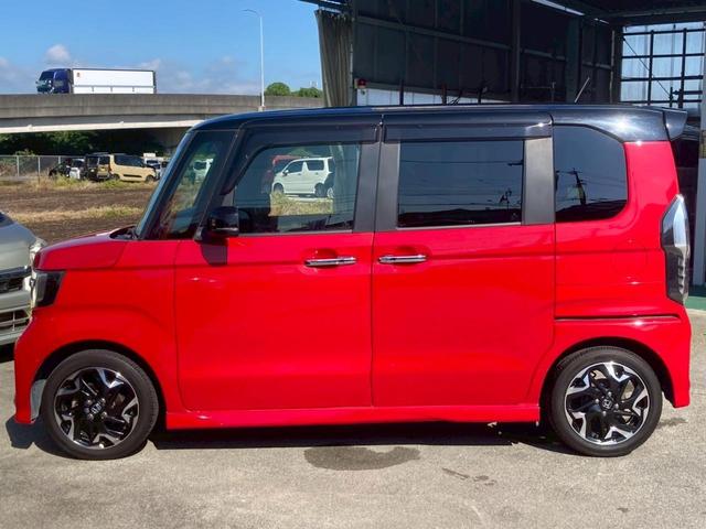 Ｎ－ＢＯＸカスタム Ｇ・Ｌターボホンダセンシング　純正８インチＳＤナビ　両側パワードア　新車保証書　衝突軽減ブレーキ　コーナーセンサー　レーン逸脱警報　Ｂｌｕｅｔｏｏｔｈ　フルセグＴＶ　バックカメラ　ＥＴＣ　ドラレコ　パドルシフト　クルコン　純正１５ＡＷ　革巻ハンドル（42枚目）