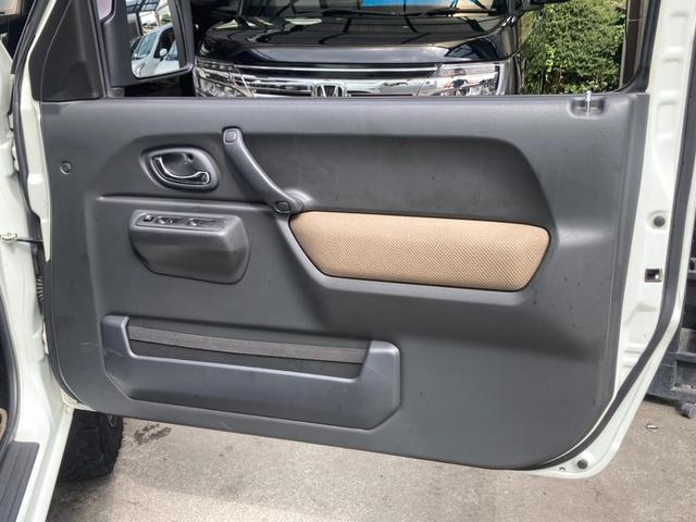 ジムニー ランドベンチャー４ＷＤ　１０型５ＭＴ／ＳＤナビ　リフトアップ　Ｂｌｕｅｔｏｏｔｈ　記録簿　社外マフラー　フルセグＴＶ　シートヒーター　キーレス　ステリモ　ターボ　電格ミラー　レザーシート　純正１６ＡＷ　ＥＴＣ　ＤＶＤ　革巻ハンドル　電格ミラー　背面タイヤカバー（67枚目）
