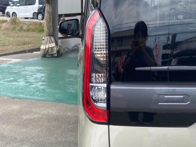 デリカミニ Ｇ　プレミアム　届出済未使用車　メモリーナビ　両側パワードア　衝突軽減装置　コーナーセンサー　レーン逸脱警報　全方位カメラ　クルーズコントロール　ＴＶ　ハーフレザーシート　シートヒーター　電動Ｐブレーキ　ルーフレール　純正１５ＡＷ　ＬＥＤライト　オートハイビーム（42枚目）