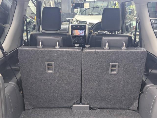 ジムニー ランドベンチャー　４ＷＤ　１０型５ＭＴ　ＳＤナビ　フルセグ　Ｂｌｕｅｔｏｏｔｈ　ＥＴＣ　記録簿　キーレス　ＤＶＤ再生　シートヒーター　ステリモ　ターボ　電格ミラー　フォグライト　革巻ハンドル　ドアバイザー　純正１６ＡＷ　背面タイヤカバー　光軸調整ライト（8枚目）