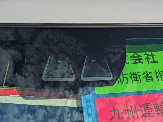 タント カスタムＸ　衝突軽減装置　両側パワードア　コーナーセンサー　レーン逸脱警報　ハーフレザーシート　シートヒーター　純正１４ＡＷ　電動Ｐブレーキ　フロアマット　オートハイビーム　ＬＥＤヘッドライト　ＬＥＤフォグ　左右シートバックテーブル　純正フルエアロ（5枚目）