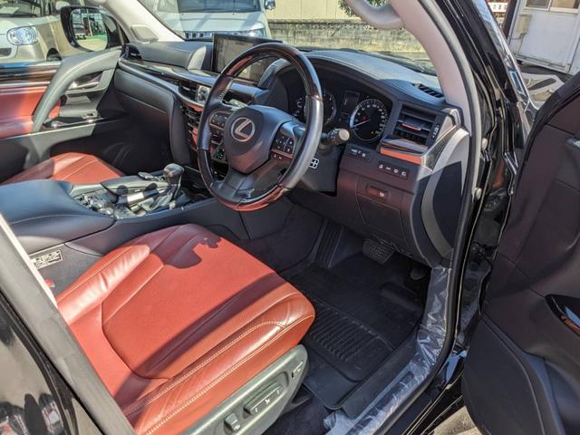 ＬＸ ＬＸ５７０　モデリスタ　マクレビ　リアエンター　茶革シート　サンルーフ　純正ＯＰ２１アルミ　エアサス　純正ナビ　新車保証書　Ｂｌｕｅｔｏｏｔｈ　クールＢＯＸ　全方位カメラ　２．０ＥＴＣ　フルセグ　クルコン　パワーシート　衝突軽減ブレーキ　走行中視聴可（10枚目）