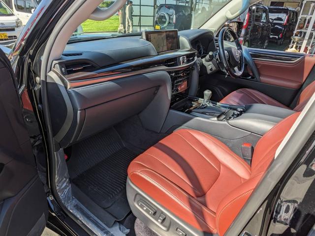 ＬＸ ＬＸ５７０　モデリスタ　マクレビ　リアエンター　茶革シート　サンルーフ　純正ＯＰ２１アルミ　エアサス　純正ナビ　新車保証書　Ｂｌｕｅｔｏｏｔｈ　クールＢＯＸ　全方位カメラ　２．０ＥＴＣ　フルセグ　クルコン　パワーシート　衝突軽減ブレーキ　走行中視聴可（12枚目）