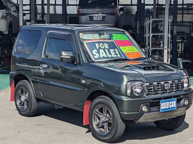 ジムニー ランドベンチャー　４ＷＤ　１０型ＡＴ／純正ナビ　フルセグＴＶ　Ｂｌｕｅｔｏｏｔｈ　バックカメラ　ＥＴＣ　ドラレコ　シートヒーター　レザーシート　ステリモ　革巻ハンドル　ターボ　背面タイヤ　ＤＶＤ再生　フォグライト　ＵＳＢ入力　電格ミラー　ドアバイザー　キーレス（5枚目）