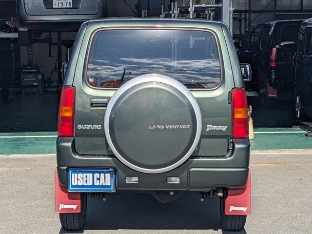 ジムニー ランドベンチャー　４ＷＤ　１０型ＡＴ／純正ナビ　フルセグＴＶ　Ｂｌｕｅｔｏｏｔｈ　バックカメラ　ＥＴＣ　ドラレコ　シートヒーター　レザーシート　ステリモ　革巻ハンドル　ターボ　背面タイヤ　ＤＶＤ再生　フォグライト　ＵＳＢ入力　電格ミラー　ドアバイザー　キーレス（7枚目）