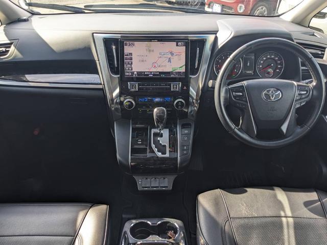 アルファード 2.5S Aパッケージ モデリスタエアロ サンルーフ 11インチナビ 両側パワードア フリップダウンモニター 衝突軽減装置 コーナーセンサー アルパインスタイルシートカバー ドラレコ フルセグTV Bluetooth ETC バックカメラ 新車保証書(10枚目)