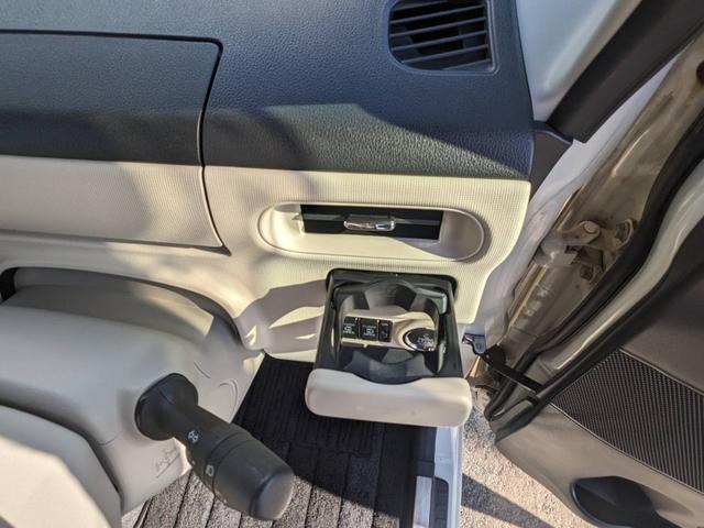 ムーヴキャンバス Ｇメイクアップリミテッド　ＳＡＩＩＩ　純正８インチナビ　衝突軽減ブレーキ　両側パワードア　コーナーセンサー　フロント＆サイドカメラ　フルセグ　Ｂｌｕｅｔｏｏｔｈ　ＨＤＭＩ接続　レーン逸脱警報　ＬＥＤヘッドライト　オートハイビーム　ＵＳＢ入力　スマートキー（65枚目）