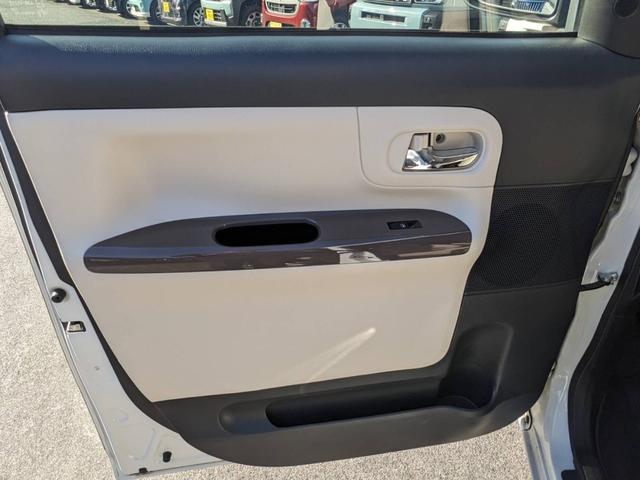 ムーヴキャンバス Ｇメイクアップリミテッド　ＳＡＩＩＩ　純正８インチナビ　衝突軽減ブレーキ　両側パワードア　コーナーセンサー　フロント＆サイドカメラ　フルセグ　Ｂｌｕｅｔｏｏｔｈ　ＨＤＭＩ接続　レーン逸脱警報　ＬＥＤヘッドライト　オートハイビーム　ＵＳＢ入力　スマートキー（70枚目）