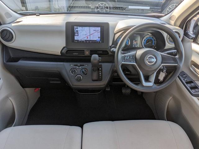 デイズ Ｂ　ＳＤナビ　衝突軽減ブレーキ　コーナーセンサー　Ｂｌｕｅｔｏｏｔｈ　バックカメラ　ＥＴＣ　キーレス　オートハイビーム　電格ミラー　レーン逸脱警報　アイドリングストップ　ドアバイザー　集中ドアロック　光軸調整ライト　ＡＢＳ　ＥＳＣ　盗難防止装置（10枚目）