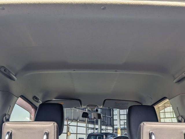 ジムニー ランドベンチャー 4WD 10型AT SDナビ フルセグTV レザーシート 革巻ハンドル キーレス DVD再生 ステリモ シートヒーター フォグライト ETC 電格ミラー 背面タイヤ ドアバイザー ミラーヒーター 純正16AW 光軸調整ライト 集中ドアロック(53枚目)