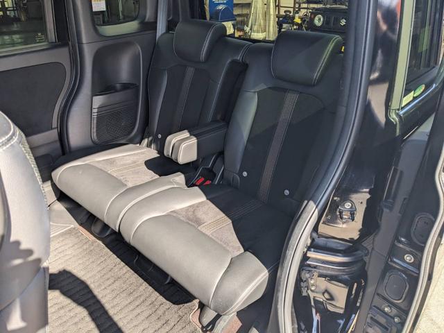 リアシートも当然、綺麗・清潔に仕上げております。内装の綺麗なお車は気持ちが良いですし、コンディションのいい車が多いです。前のユーザーが丁寧に使っていた証拠です！！