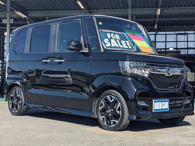 ★右斜め前からの一枚です★ヘッドライトにクスミも無く、外装もしっかり綺麗にしていますので、是非、お確かめください。納車時にはもう一度キレイにいたしますよ！安心の全車保証付（別途）になっております！