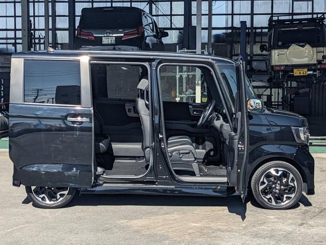 ★右横からの一枚です！任意保険、クレジット、ＪＡＦなど車のことなら当店にお任せ下さい！！維持費が安くて好評の軽自動車。一昔前の軽自動車と比べると良く出来てますよ。