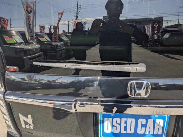 ★リアワイパーからの一枚です★鈑金塗装格安でご提供しております♪販売後のアフターフォローもお任せ下さい♪事故や故障のレッカーもしております！車検や１２ヵ月点検も実施出来ますのでお車全てお任せ下さい！