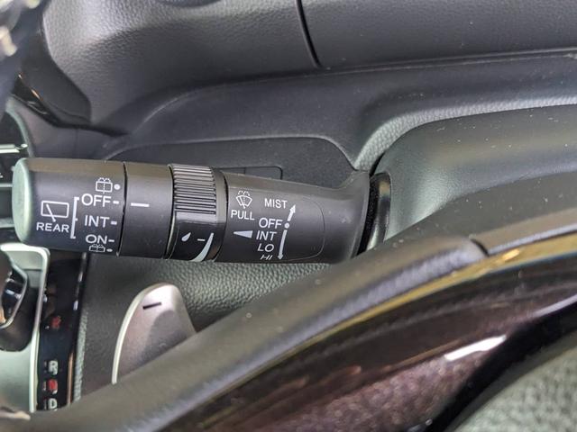 ★スイッチ部！ハンドル擦れもなくメーターまわりもすっきりしております。ガラスも広く視界も良くなり運転しやすいコンディションになっております（＾−＾）もちろんエアバックも付いてます！！