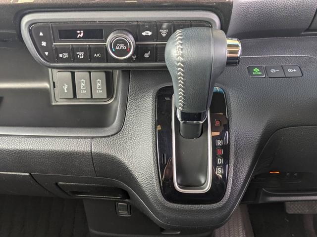 ★ＡＴ！（＊＾−＾＊）オートマ車限定免許の方でも楽しんで運転できます（＊＾−＾＊）ドライブが楽しく感じれる一台です（＊＾＾）ｖ是非ご来店して試乗してみてください（＊＾＾）ｖ