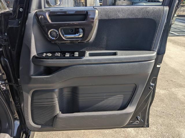 内張りです（＾ｕ＾）取り扱いローン会社は［オリコ］「セディナ」「アプラス」事前審査可能！　「オリジナルローン」も取り扱いありますので、ローン審査に自信のない方でも遠慮なくお問い合わせください！！