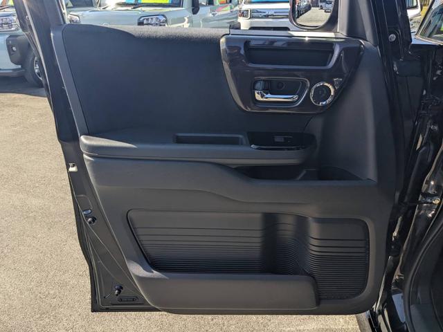 内張りです（＾ｕ＾）取り扱いローン会社は［オリコ］「セディナ」「アプラス」事前審査可能！　「オリジナルローン」も取り扱いありますので、ローン審査に自信のない方でも遠慮なくお問い合わせください！！