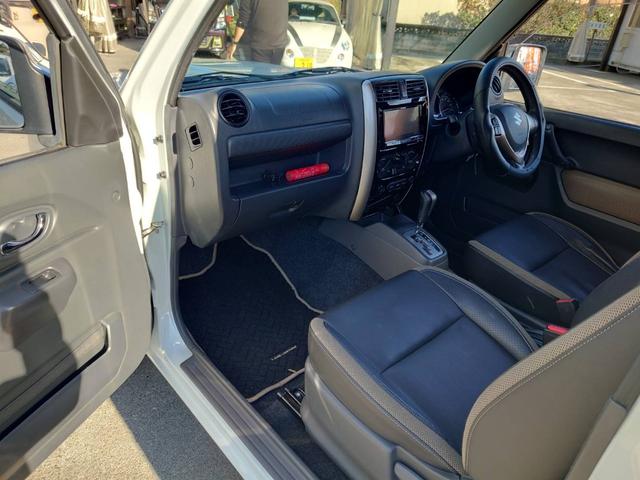 ジムニー ランドベンチャー　４ＷＤ　１０型ＡＴ　ワンオーナー　ＳＤナビ　シートヒーター　Ｂｌｕｅｔｏｏｔｈ　フルセグＴＶ　ＥＴＣ　レザーシート　フォグライト　ＤＶＤ再生　キーレス　ターボ　ドアバイザー　背面タイヤカバー　純正１６ＡＷ　革巻ハンドル　フェンダーミラー（15枚目）