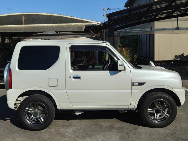 ジムニー ランドベンチャー　４ＷＤ　１０型ＡＴ　ワンオーナー　ＳＤナビ　シートヒーター　Ｂｌｕｅｔｏｏｔｈ　フルセグＴＶ　ＥＴＣ　レザーシート　フォグライト　ＤＶＤ再生　キーレス　ターボ　ドアバイザー　背面タイヤカバー　純正１６ＡＷ　革巻ハンドル　フェンダーミラー（36枚目）