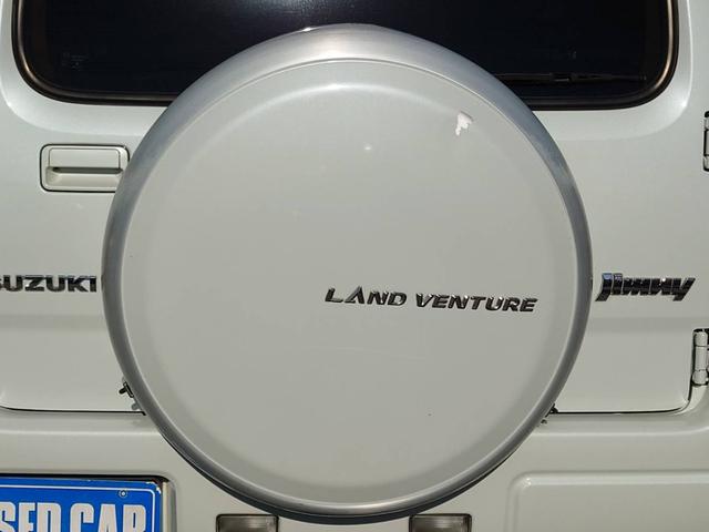 ジムニー ランドベンチャー　４ＷＤ　１０型ＡＴ　ワンオーナー　ＳＤナビ　シートヒーター　Ｂｌｕｅｔｏｏｔｈ　フルセグＴＶ　ＥＴＣ　レザーシート　フォグライト　ＤＶＤ再生　キーレス　ターボ　ドアバイザー　背面タイヤカバー　純正１６ＡＷ　革巻ハンドル　フェンダーミラー（43枚目）