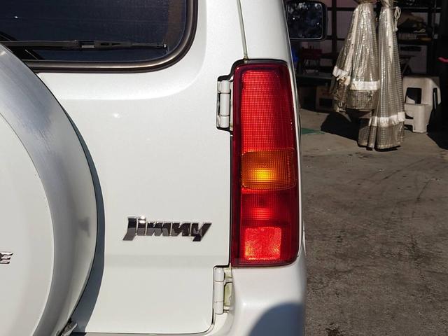 ジムニー ランドベンチャー　４ＷＤ　１０型ＡＴ　ワンオーナー　ＳＤナビ　シートヒーター　Ｂｌｕｅｔｏｏｔｈ　フルセグＴＶ　ＥＴＣ　レザーシート　フォグライト　ＤＶＤ再生　キーレス　ターボ　ドアバイザー　背面タイヤカバー　純正１６ＡＷ　革巻ハンドル　フェンダーミラー（45枚目）
