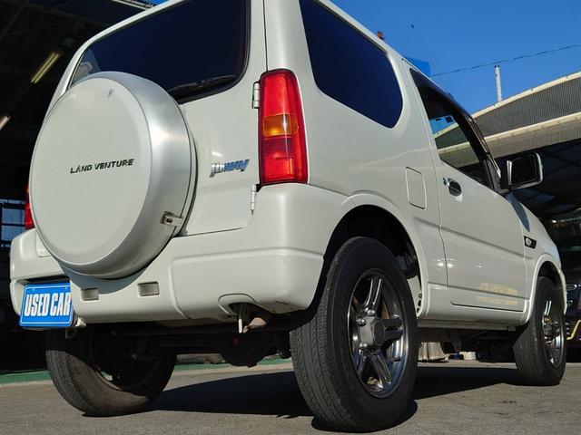 ジムニー ランドベンチャー　４ＷＤ　１０型ＡＴ　ワンオーナー　ＳＤナビ　シートヒーター　Ｂｌｕｅｔｏｏｔｈ　フルセグＴＶ　ＥＴＣ　レザーシート　フォグライト　ＤＶＤ再生　キーレス　ターボ　ドアバイザー　背面タイヤカバー　純正１６ＡＷ　革巻ハンドル　フェンダーミラー（46枚目）