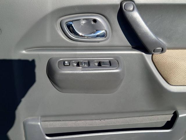 ジムニー ランドベンチャー　４ＷＤ　１０型ＡＴ　ワンオーナー　ＳＤナビ　シートヒーター　Ｂｌｕｅｔｏｏｔｈ　フルセグＴＶ　ＥＴＣ　レザーシート　フォグライト　ＤＶＤ再生　キーレス　ターボ　ドアバイザー　背面タイヤカバー　純正１６ＡＷ　革巻ハンドル　フェンダーミラー（70枚目）