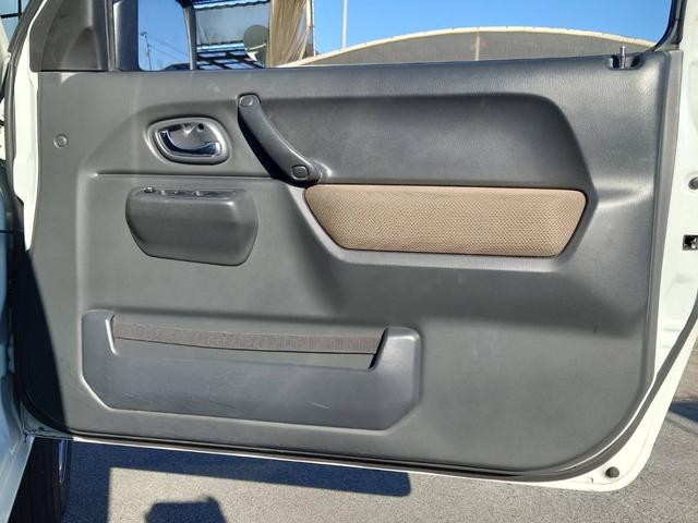 ジムニー ランドベンチャー　４ＷＤ　１０型ＡＴ　ワンオーナー　ＳＤナビ　シートヒーター　Ｂｌｕｅｔｏｏｔｈ　フルセグＴＶ　ＥＴＣ　レザーシート　フォグライト　ＤＶＤ再生　キーレス　ターボ　ドアバイザー　背面タイヤカバー　純正１６ＡＷ　革巻ハンドル　フェンダーミラー（71枚目）