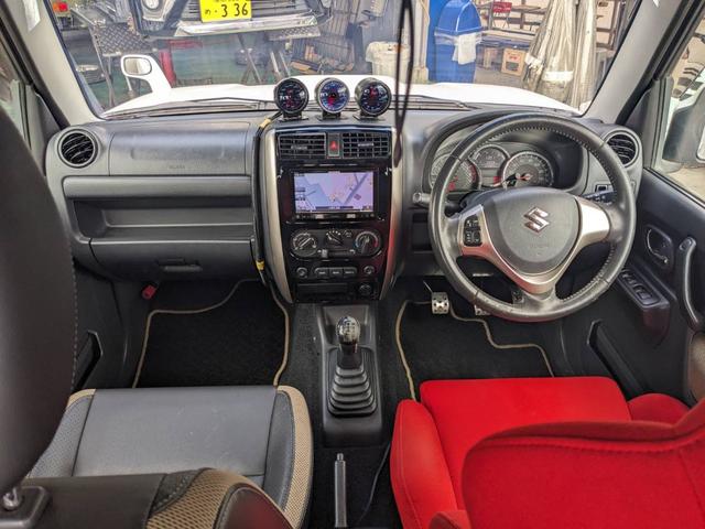 もちろん、インパネ廻りに大きな傷も御座いません☆安心して運転できるように両席エアバック搭載しております！！軽自動車とは思えない程広く足を伸ばせます！！是非一度試乗はいかがですか？（＃＾．＾＃）