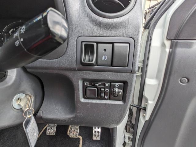 ★光軸調整ライト★電格ミラー付きです（＊＾＿＾＊）内装も大きな汚れもなく、綺麗に保っております（＊＾＾）ｖ安心安全のドライブできるように各種用品のご案内致します♪