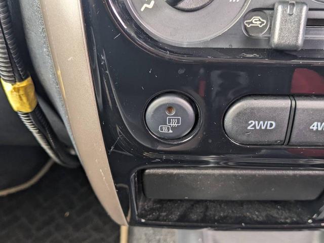 ★４ＷＤ（＊＾＿＾＊）内装も大きな汚れもなく、綺麗に保っております（＊＾＾）ｖ安心安全のドライブできるように各種用品のご案内致します♪