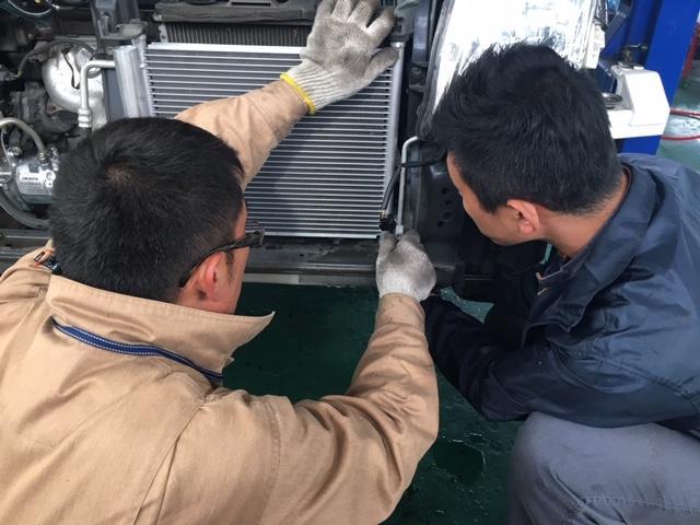 デリカミニ Ｔ　プレミアム　４ＷＤ　マイパイロット　両側パワードア　衝突軽減ブレーキ　全方位カメラ　コーナーセンサー　クルコン　パドルシフト　　シートヒーター　ターボ　ハーフレザーシート　デジタルインナーミラー　電動Ｐブレーキ　サーキュレーター　ステアリングヒーター（17枚目）