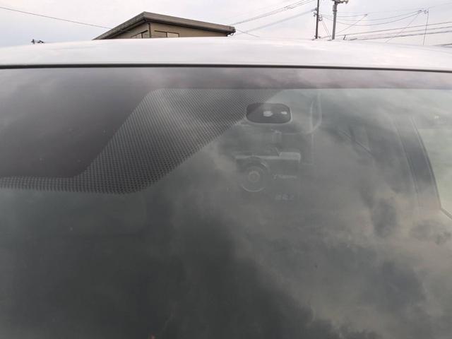 プリウス Ｅ　ＳＤナビ　衝突軽減ブレーキ　前後ドラレコ　バックカメラ　クルーズコントロール　ＥＴＣ　コーナーセンサー　ＬＥＤヘッドライト　オートハイビーム　レーン逸脱警報　純正１５ＡＷ　電格ミラー　ドアバイザー　ＤＶＤ再生　オートライト　集中ドアロック　スマートキー（24枚目）