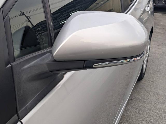 プリウス Ｅ　ＳＤナビ　衝突軽減ブレーキ　前後ドラレコ　バックカメラ　クルーズコントロール　ＥＴＣ　コーナーセンサー　ＬＥＤヘッドライト　オートハイビーム　レーン逸脱警報　純正１５ＡＷ　電格ミラー　ドアバイザー　ＤＶＤ再生　オートライト　集中ドアロック　スマートキー（32枚目）