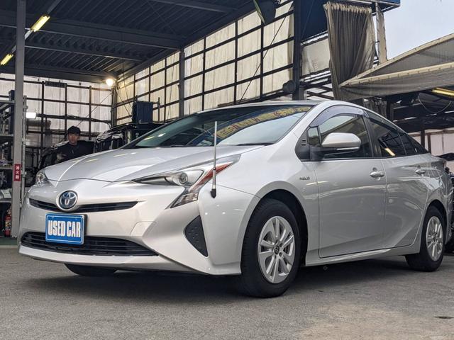 プリウス Ｅ　ＳＤナビ　衝突軽減ブレーキ　前後ドラレコ　バックカメラ　クルーズコントロール　ＥＴＣ　コーナーセンサー　ＬＥＤヘッドライト　オートハイビーム　レーン逸脱警報　純正１５ＡＷ　電格ミラー　ドアバイザー　ＤＶＤ再生　オートライト　集中ドアロック　スマートキー（34枚目）