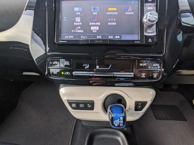 プリウス Ｅ　ＳＤナビ　衝突軽減ブレーキ　前後ドラレコ　バックカメラ　クルーズコントロール　ＥＴＣ　コーナーセンサー　ＬＥＤヘッドライト　オートハイビーム　レーン逸脱警報　純正１５ＡＷ　電格ミラー　ドアバイザー　ＤＶＤ再生　オートライト　集中ドアロック　スマートキー（61枚目）
