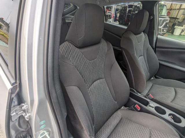 プリウス Ｅ　ＳＤナビ　衝突軽減ブレーキ　前後ドラレコ　バックカメラ　クルーズコントロール　ＥＴＣ　コーナーセンサー　ＬＥＤヘッドライト　オートハイビーム　レーン逸脱警報　純正１５ＡＷ　電格ミラー　ドアバイザー　ＤＶＤ再生　オートライト　集中ドアロック　スマートキー（62枚目）