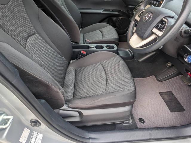 プリウス Ｅ　ＳＤナビ　衝突軽減ブレーキ　前後ドラレコ　バックカメラ　クルーズコントロール　ＥＴＣ　コーナーセンサー　ＬＥＤヘッドライト　オートハイビーム　レーン逸脱警報　純正１５ＡＷ　電格ミラー　ドアバイザー　ＤＶＤ再生　オートライト　集中ドアロック　スマートキー（63枚目）