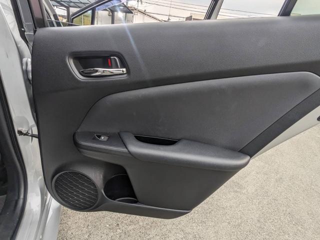 プリウス Ｅ　ＳＤナビ　衝突軽減ブレーキ　前後ドラレコ　バックカメラ　クルーズコントロール　ＥＴＣ　コーナーセンサー　ＬＥＤヘッドライト　オートハイビーム　レーン逸脱警報　純正１５ＡＷ　電格ミラー　ドアバイザー　ＤＶＤ再生　オートライト　集中ドアロック　スマートキー（73枚目）