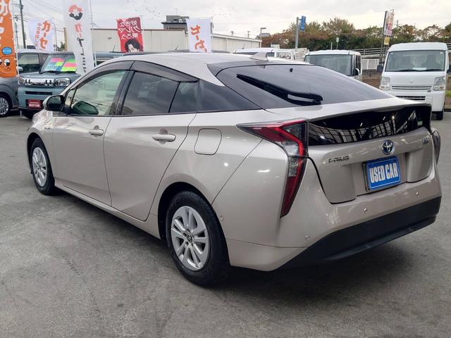 プリウス Ｓセーフティプラス　純正ナビ　衝突軽減ブレーキ　バックカメラ　パーキングアシスト　Ｂｌｕｅｔｏｏｔｈ　ＴＶ　クルコン　ＨＵＤ　コーナーセンサー　ＥＴＣ　純正１５ＡＷ　レーン逸脱警報　ＬＥＤヘッドライト　ＬＥＤフォグ　オートハイビーム　革巻ハンドル　スマートキー（8枚目）