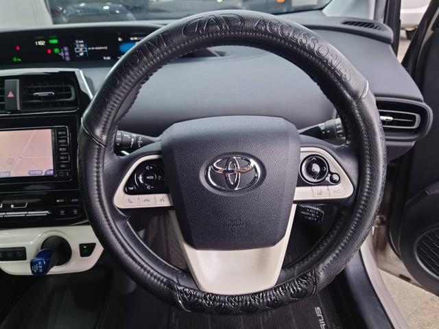 プリウス Ｓセーフティプラス　純正ナビ　衝突軽減ブレーキ　バックカメラ　パーキングアシスト　Ｂｌｕｅｔｏｏｔｈ　ＴＶ　クルコン　ＨＵＤ　コーナーセンサー　ＥＴＣ　純正１５ＡＷ　レーン逸脱警報　ＬＥＤヘッドライト　ＬＥＤフォグ　オートハイビーム　革巻ハンドル　スマートキー（11枚目）